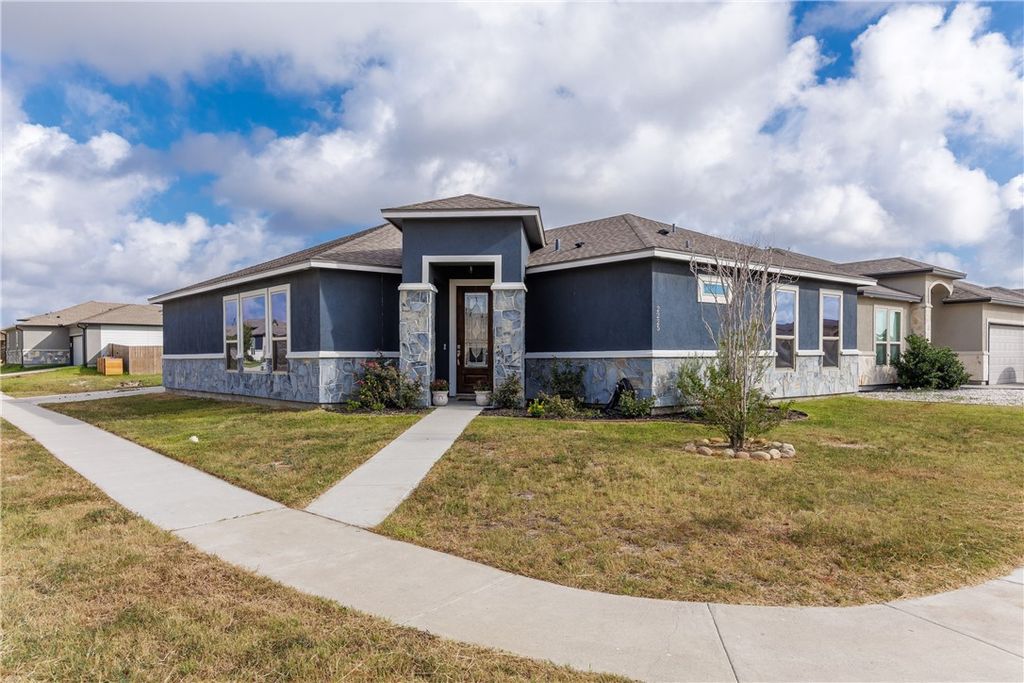 2225 Crystal Bay Dr, Corpus Christi, TX 78414