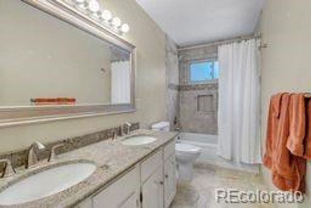15604 E Chenango Avenue, Aurora, CO 80015