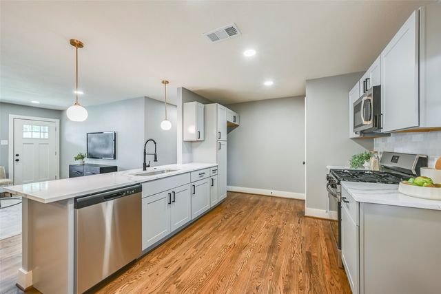 3130 Healey Drive, Dallas, TX 75228