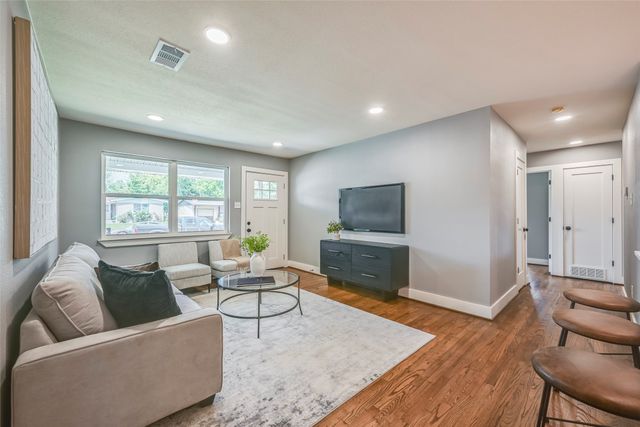 3130 Healey Drive, Dallas, TX 75228