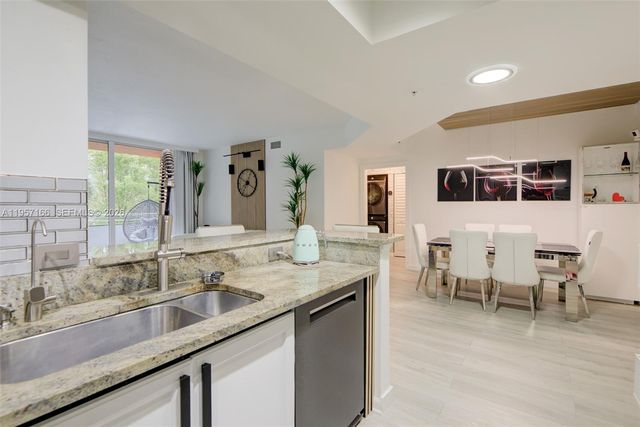 2775 NE 187th Street 215, Aventura, FL 33180