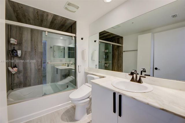 2775 NE 187th Street 215, Aventura, FL 33180