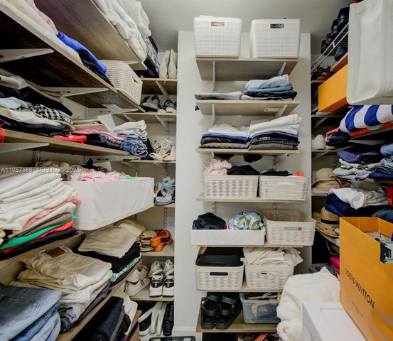 2775 NE 187th Street 215, Aventura, FL 33180