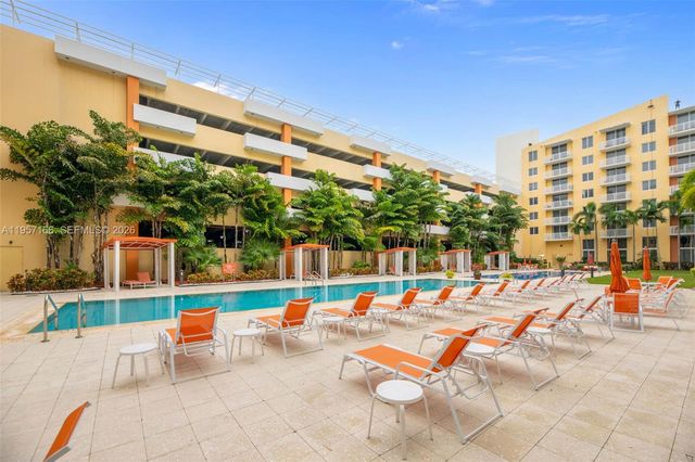 2775 NE 187th Street 215, Aventura, FL 33180