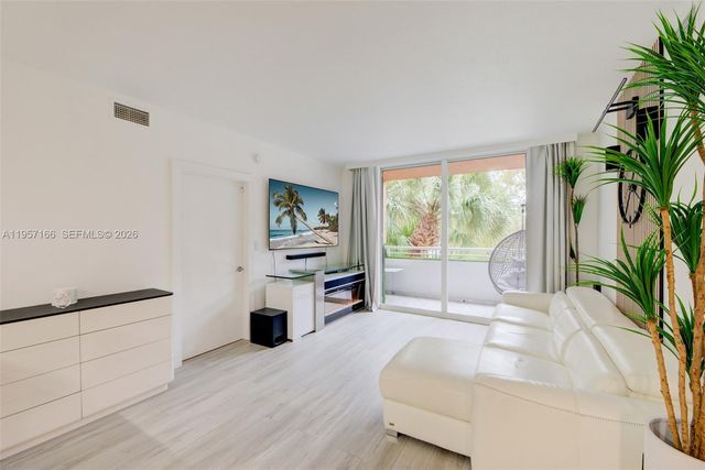 2775 NE 187th Street 215, Aventura, FL 33180