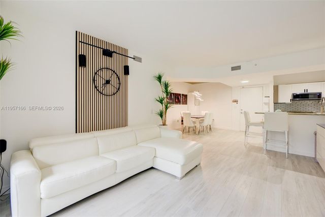 2775 NE 187th Street 215, Aventura, FL 33180