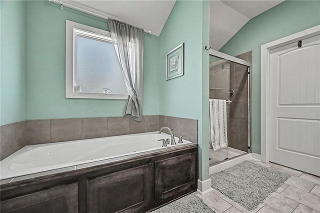 12725 N Overbrook Drive, Platte City, MO 64079