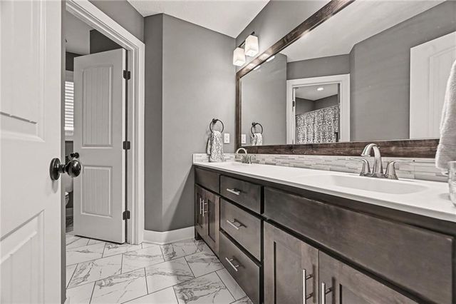 12725 N Overbrook Drive, Platte City, MO 64079