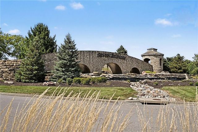 12725 N Overbrook Drive, Platte City, MO 64079