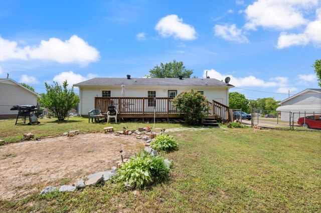 2887 Gusty Ln, Clarksville, TN 37043