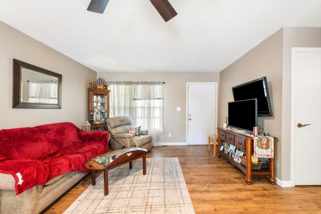 2887 Gusty Ln, Clarksville, TN 37043