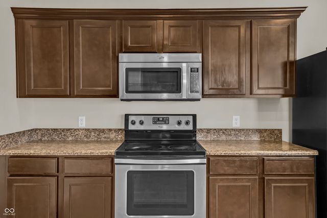 2273 Shadow Bend Drive, Columbus, IN 47201