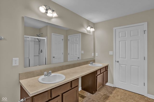 2273 Shadow Bend Drive, Columbus, IN 47201