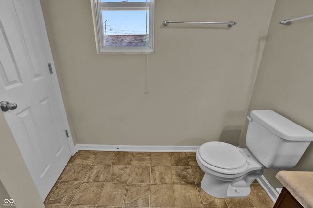 2273 Shadow Bend Drive, Columbus, IN 47201