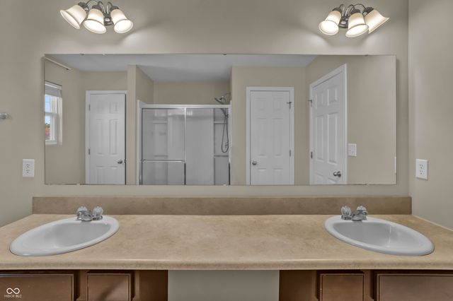 2273 Shadow Bend Drive, Columbus, IN 47201