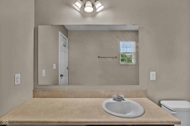 2273 Shadow Bend Drive, Columbus, IN 47201