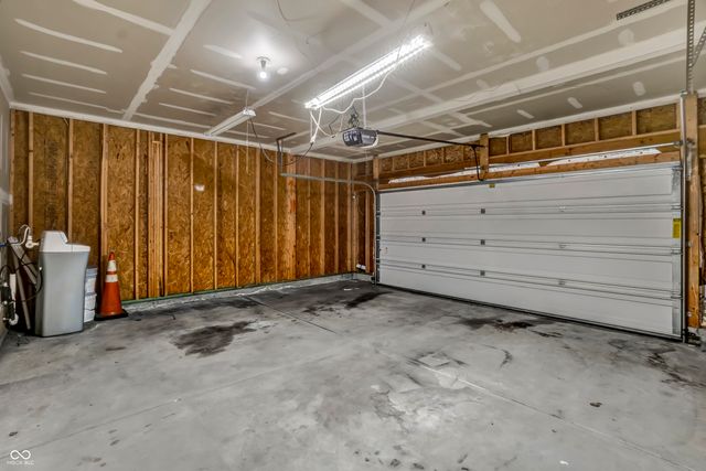 2273 Shadow Bend Drive, Columbus, IN 47201