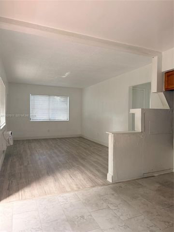 16675 NE 20th Ave 5, North Miami Beach, FL 33162