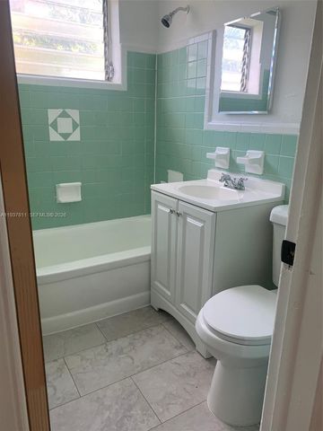 16675 NE 20th Ave 5, North Miami Beach, FL 33162