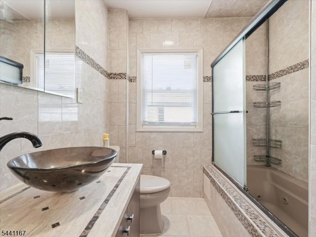 95 Sycamore Ave, Livingston Twp., NJ 07039