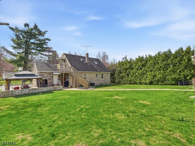 95 Sycamore Ave, Livingston Twp., NJ 07039