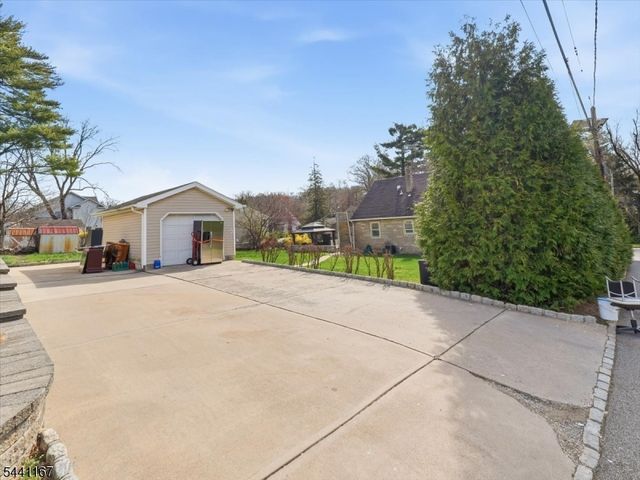 95 Sycamore Ave, Livingston Twp., NJ 07039