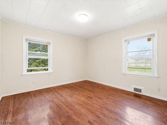 95 Sycamore Ave, Livingston Twp., NJ 07039