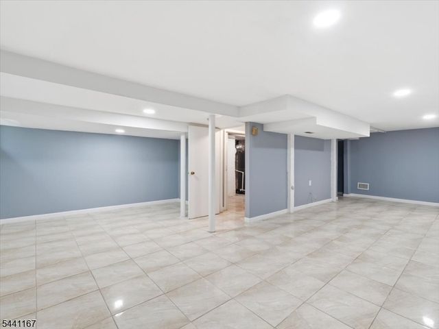 95 Sycamore Ave, Livingston Twp., NJ 07039