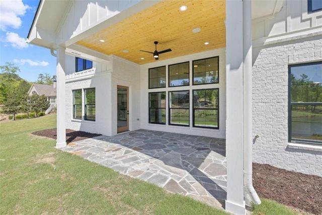 1270 Glen Eagle Drive, Greensboro, GA 30642