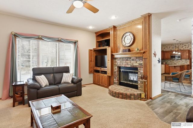 14016 Browne Circle, Omaha, NE 68164