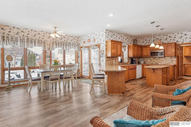 14016 Browne Circle, Omaha, NE 68164