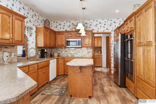 14016 Browne Circle, Omaha, NE 68164