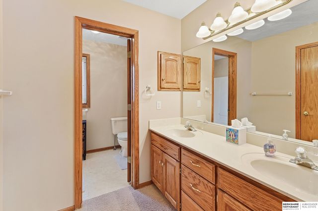 14016 Browne Circle, Omaha, NE 68164