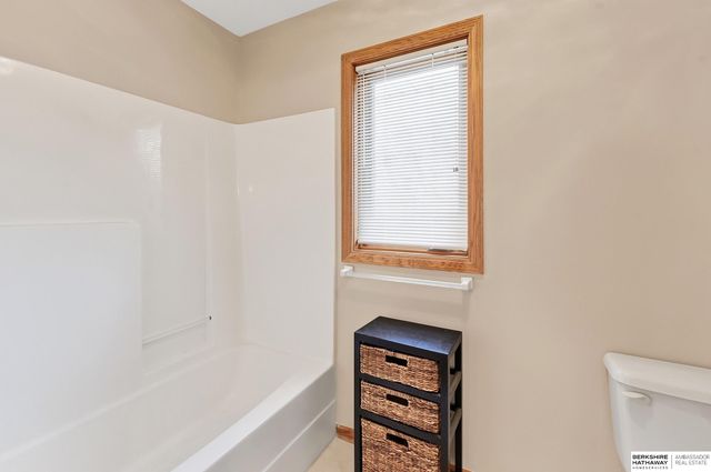14016 Browne Circle, Omaha, NE 68164