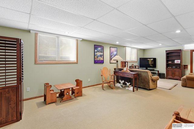 14016 Browne Circle, Omaha, NE 68164