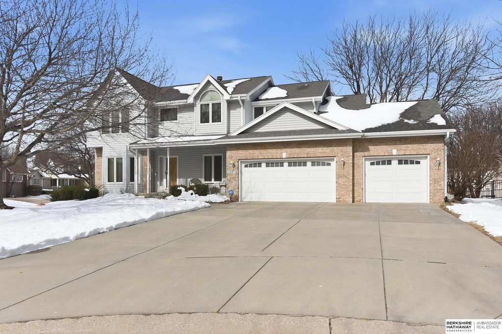 14016 Browne Circle, Omaha, NE 68164