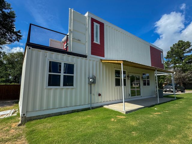 1228 Kennie Drive, Commerce, TX 75428