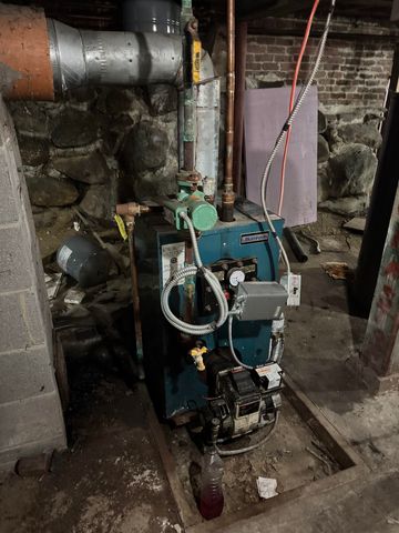 6 Maple Street, Winchester, NH 03470