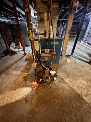 6 Maple Street, Winchester, NH 03470