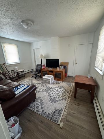 6 Maple Street, Winchester, NH 03470