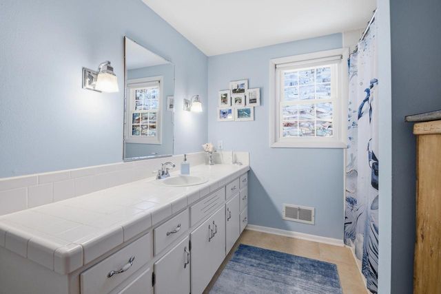 1028 S 7th AVENUE, West Bend, WI 53095