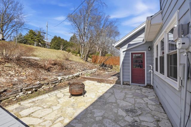 1028 S 7th AVENUE, West Bend, WI 53095