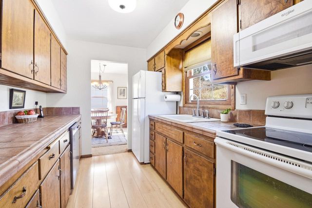 1028 S 7th AVENUE, West Bend, WI 53095