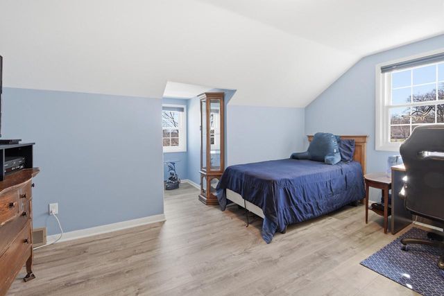 1028 S 7th AVENUE, West Bend, WI 53095