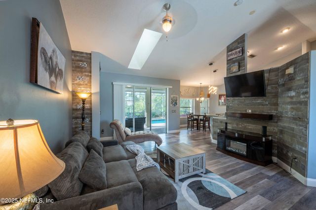 12 WHIRLAWAY Drive, Palm Coast, FL 32164