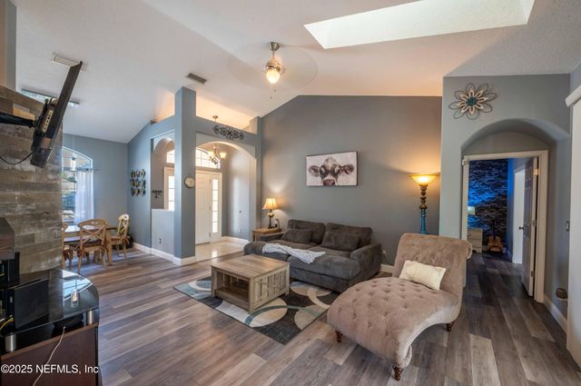 12 WHIRLAWAY Drive, Palm Coast, FL 32164