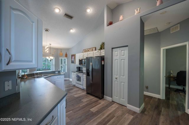 12 WHIRLAWAY Drive, Palm Coast, FL 32164