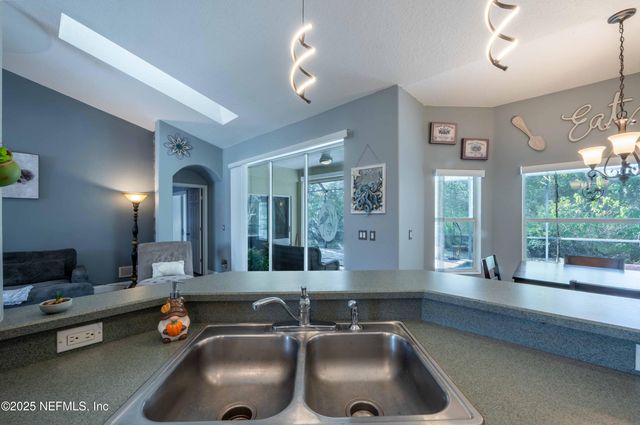 12 WHIRLAWAY Drive, Palm Coast, FL 32164