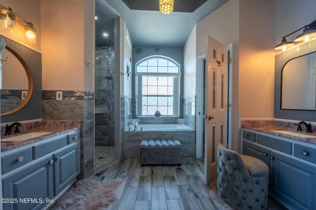 12 WHIRLAWAY Drive, Palm Coast, FL 32164