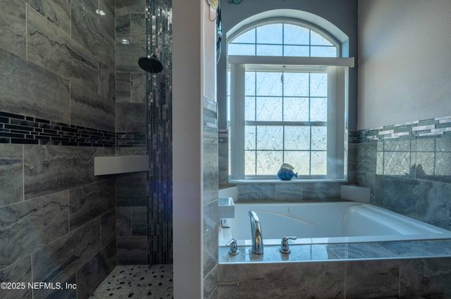 12 WHIRLAWAY Drive, Palm Coast, FL 32164